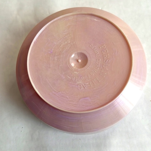 Vintage Lilac Plastic Dusting Powder Dish with Lid & Pad - Picture 4 of 6